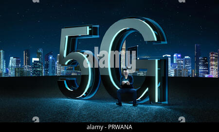 Geschäftsmann aufgeregt sitzen auf der 3D-Render 5G futuristische Font mit blauem Neonlicht. Mobile Network Speed Kommunikationstechnik Konzept. Mixed Media Stockfoto