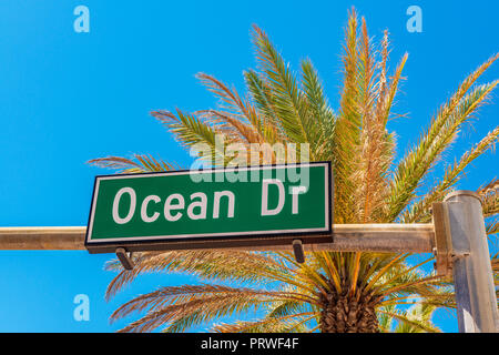 Ocean Drive Road Sign in Miami Beach, Florida Stockfoto