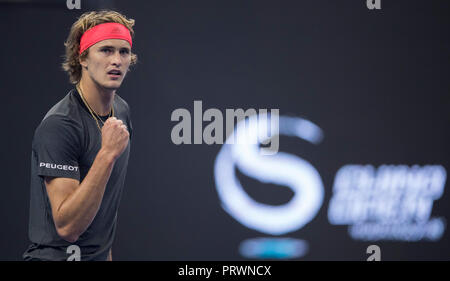 Peking, China. 4. Okt, 2018. Alexander Zverev in Deutschland reagiert während der zweiten Runde der Männer singles Match gegen Melek Jaziri Tunesiens bei China Open Tennisturnier in Peking, China, 4. Oktober 2018. Credit: Fei Maohua/Xinhua/Alamy leben Nachrichten Stockfoto