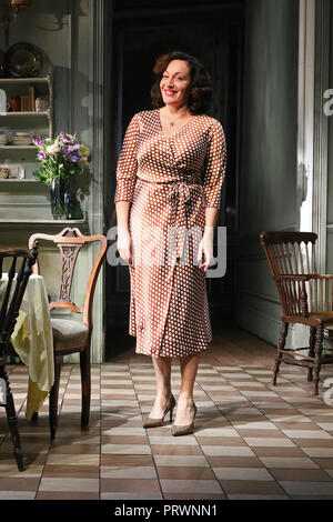 London, Großbritannien. 4. Okt 2018. Lucy Cohu, die Höhe der Sturm - Photocall, Wyndham's Theatre, London, UK, 04. Oktober 2018, Foto von Richard Goldschmidt Credit: Rich Gold/Alamy leben Nachrichten Stockfoto