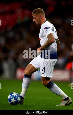 London, Großbritannien. 3. Okt 2018. Toby Alderweireld von Tottenham während der Gruppe B Spiel der UEFA Champions League zwischen Tottenham Hotspurs und FC Barcelona im Wembley Stadion am Oktober 03, 2018 in London, England. Credit: José Bretón/Alamy leben Nachrichten Stockfoto