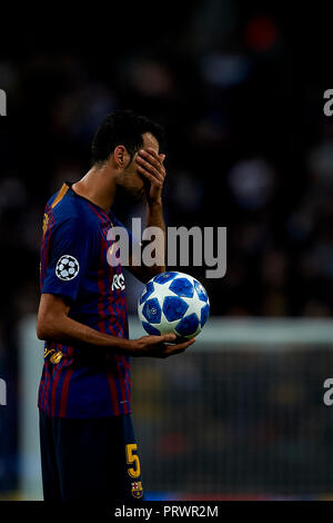 London, Großbritannien. 3. Okt 2018. Sergio Busquets von Barcelona während der Gruppe B Spiel der UEFA Champions League zwischen Tottenham Hotspurs und FC Barcelona im Wembley Stadion am Oktober 03, 2018 in London, England. Credit: José Bretón/Alamy leben Nachrichten Stockfoto