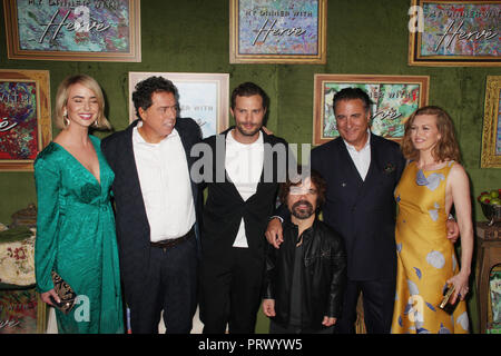 Los Angeles, Kalifornien, USA. 4. Oktober 2018. Ashleigh Brewer, Sacha Gervasi, Jamie Dornan, Peter Dinklage, Andy Garcia, Mireille Enos 10/04/2018 Die Los Angeles Premiere von 'My Abendessen mit Herve' bei Paramount Studios in Los Angeles, CA Foto von Izumi Hasegawa/HollywoodNewsWire.co Credit statt: Hollywood News Wire Inc./Alamy leben Nachrichten Stockfoto