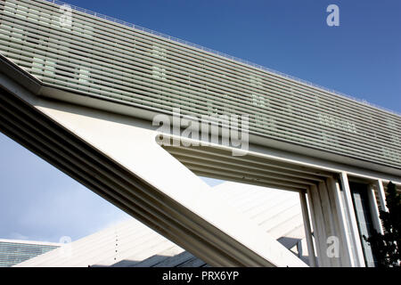 El Palacio de Exposiciones y Congresos oder den Palast des Kongresses in Oviedo in Spanien, die von Santiago Calatrava. Stockfoto