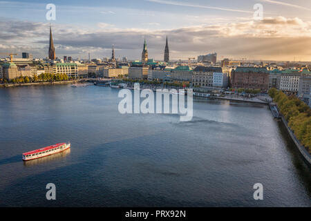 Luftaufnahme der Binnenalster in Hamburg. Stockfoto