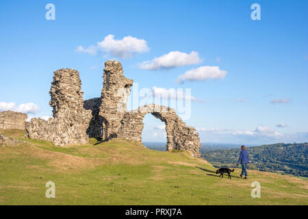 Castell Dinas Brân Crow, "Schloss" eine mittelalterliche Burg in einem prominenten Ort auf einem Hügel über der Stadt Llangollen in Denbighshire, Wales, Großbritannien Stockfoto