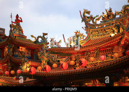 Taipei City, der Hauptstadt von Taiwan in der Dämmerung Stockfoto