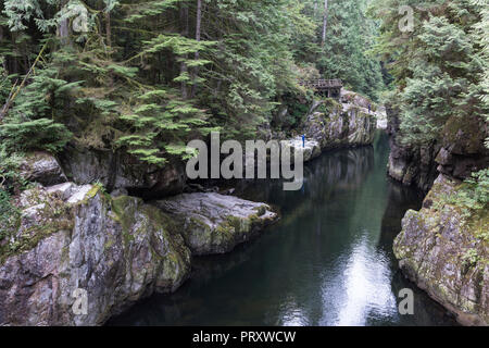 Die Capilano River Kabel-Pool ist das letzte Stück von Wasser mit dem Sport Angeln vor der Fischzuchtanstalt, North Vancouver British Columbia. Stockfoto