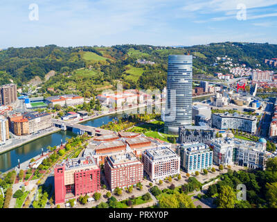 Bilbao Antenne Panoramablick. Bilbao ist die größte Stadt im Baskenland im Norden Spaniens. Stockfoto