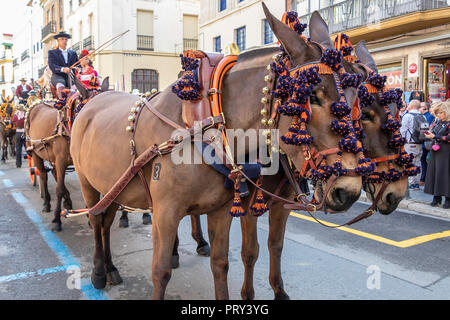 Sevilla, Spanien - 15 April, 2018: Pferdekutsche in Sevilla April Messe (Feria de Abril de Sevilla) Stockfoto