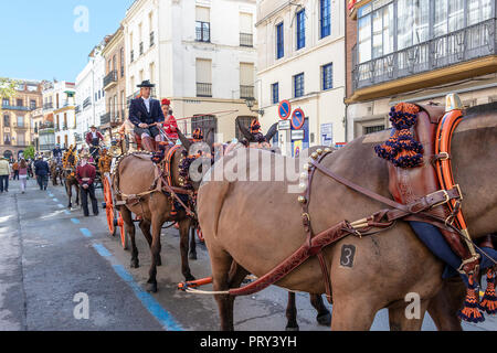 Sevilla, Spanien - 15 April, 2018: Pferdekutsche in Sevilla April Messe (Feria de Abril de Sevilla) Stockfoto