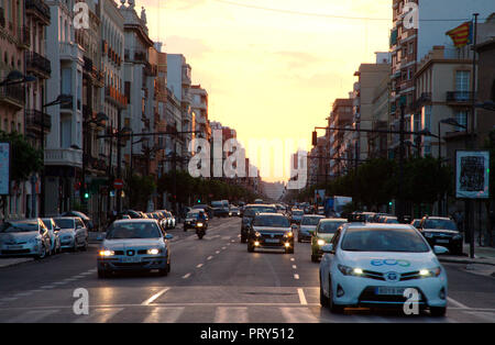 Sonnenuntergang auf den Straßen von Valencia, Spanien Stockfoto