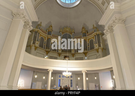 HELSINKI, Finnland - 15. Dezember 2016: Kathedrale von Helsinki Tuomiokirkko Innenraum, an einem kalten Wintertag. Stockfoto