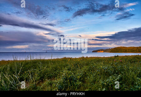 Schönen Sonnenuntergang am Strand der Ostsee in Binz auf Rügen Stockfoto