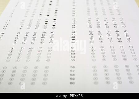 Bild von Exam OME-Blatt. Auf weissem Hintergrund. Stockfoto