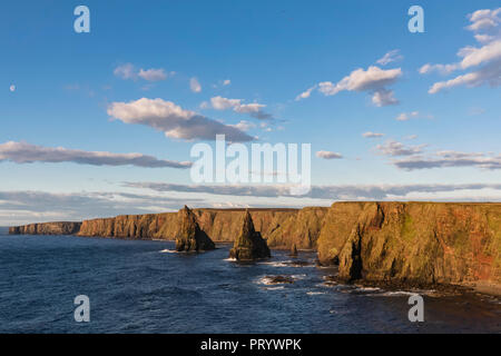 Großbritannien, Schottland, Caithness, Küste von Duncansby Head, Duncansby Stapel Stockfoto