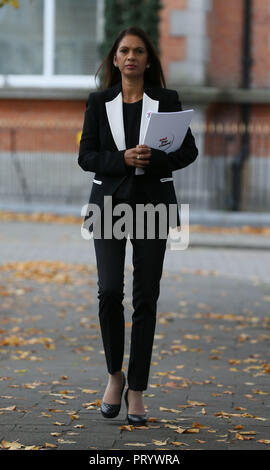 Spoiler Gina Miller kommt an der Sean Hollywood Arts Center in Newry, in einer Diskussionsveranstaltung auf Brexit und der irischen Grenze beteiligen. Stockfoto