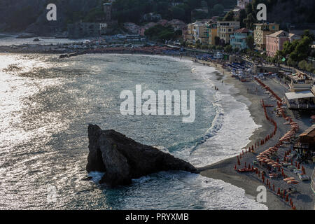 Luftaufnahme von Fegina Strand in Monterosso, Cinque Terre, La Spezia, Ligurien, Italien Stockfoto