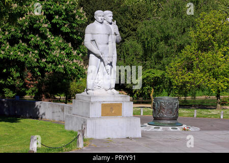 Denkmal für die bewaffnete Widerstandskämpfer gegen Nazi-Deutschland während des Zweiten Weltkriegs in Lüttich, Belgien Stockfoto