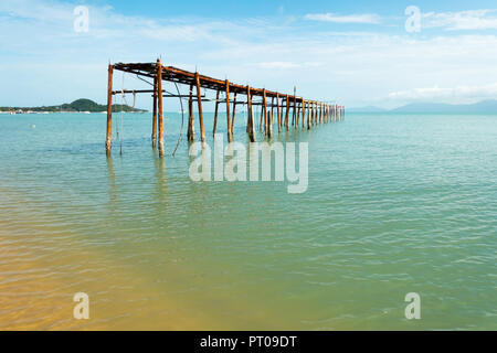 Verfallende Pier in Fisherman's Village, Bophut, Ko Samui, Thailand Stockfoto