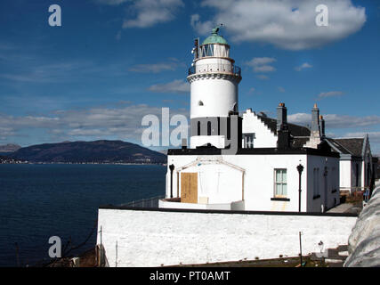 Die Cloch Leuchtturm, gebaut von Robert Stevenson, steht auf den Firth of Clyde, südlich von Gourock, in Schottland. Stockfoto