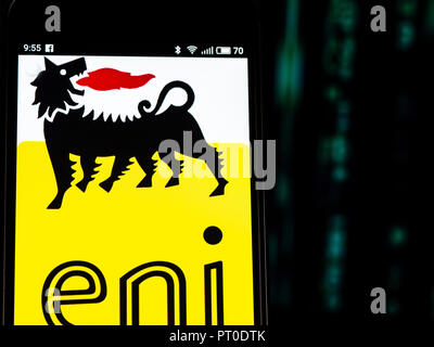 Eni S.p.A. Logo auf dem Smartphone angezeigt. Eni S.p.A. ist eine italienische multinationalen Öl- und Gasunternehmen mit Sitz in Rom. Stockfoto