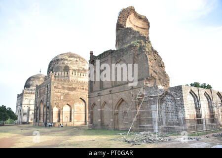 Die Gräber von bahmani Herrscher in Ashtur, Bidar, Karnataka, Indien Stockfoto