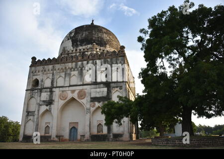 Die Gräber von bahmani Herrscher in Ashtur, Bidar, Karnataka, Indien Stockfoto