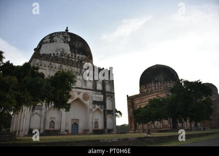 Die Gräber von bahmani Herrscher in Ashtur, Bidar, Karnataka, Indien Stockfoto
