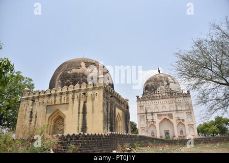 Die Gräber von bahmani Herrscher in Ashtur, Bidar, Karnataka, Indien Stockfoto