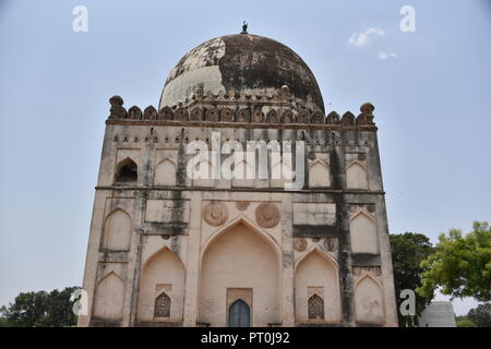 Die Gräber von bahmani Herrscher in Ashtur, Bidar, Karnataka, Indien Stockfoto