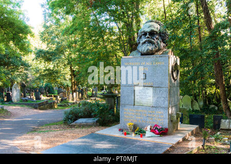 Grab von Karl Marx in Highgate Friedhof, London Stockfoto