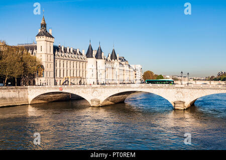 Frankreich, Paris, Palais de Justice und Pont au Change Stockfoto