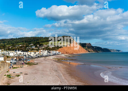 Blick nach Osten vom Connaught Gardens zu Plymouth, Devon, UK und der Küste. Stockfoto