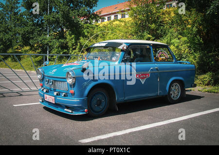 DRESDEN, Deutschland - Juli 7, 2016: Trabant 601 Limousine auf die Straßen der Stadt. Stockfoto