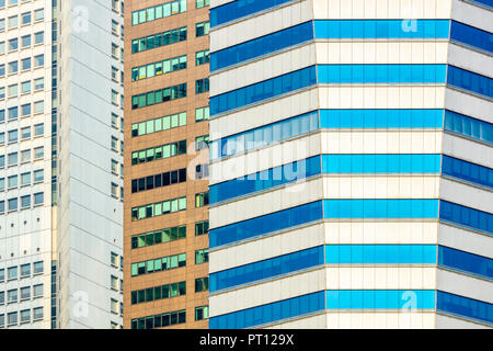 Singapur - 11. August 2018: Close up architektonische Details der Maybank Turm am Raffles Place central business district Stockfoto