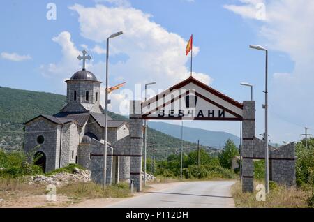 Stein gewölbte Eingang weg Mazedonien vevcani Stockfoto