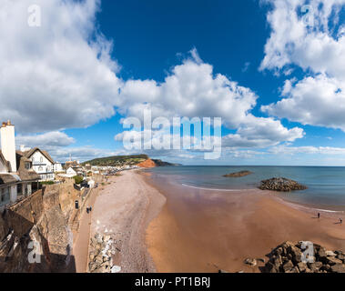 Sidmouth Strand Blick vom Aussichtspunkt in Cannaught Gärten. Stockfoto