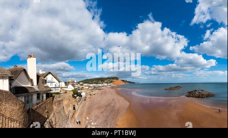 Sidmouth Strand Blick vom Aussichtspunkt in Cannaught Gärten. Stockfoto