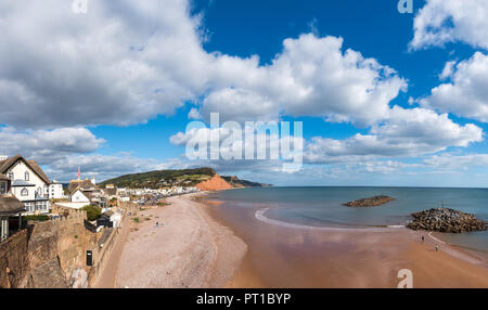 Sidmouth Strand Blick vom Aussichtspunkt in Cannaught Gärten. Stockfoto