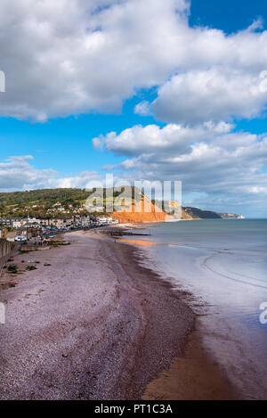 Blick nach Osten vom Connaught Gardens zu Plymouth, Devon, UK und der Küste. Stockfoto