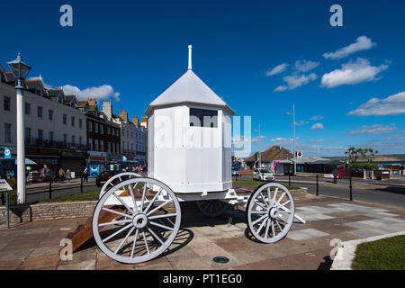 Dorchester, Dorset, Großbritannien - 28 May 2018: eine Replik von Baden König George III Maschine auf der Esplanade in Weymouth. Stockfoto