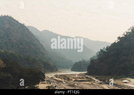 Kali Gandaki River und seine tiefe Schlucht in der Nähe von kusma in Nepal Stockfoto