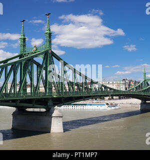 Liberty Brücke über die Donau, Budapest, Ungarn Stockfoto