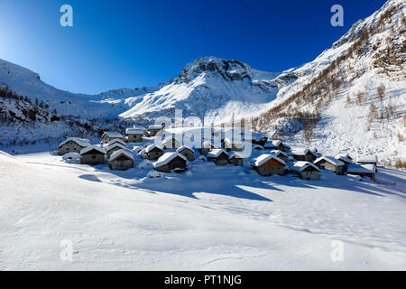 Alpine Village von Lendine im Winter, Olmo, Valle Spluga, Provinz Sondrio, Lombardei, Italien, Europa Stockfoto
