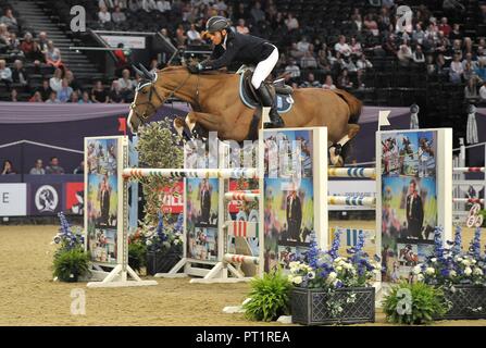 Birmingham, Großbritannien. 5. Oktober, 2018. Sameh El Dahan (EGY) Reiten' Citygirl". Concours Hippique International. Tribüne willkommen Einsätze. Pferd des Jahres zeigen (HOYS). National Exhibition Centre (NEC). Birmingham. UK. 05.10.2018. Credit: Sport in Bildern/Alamy leben Nachrichten Stockfoto