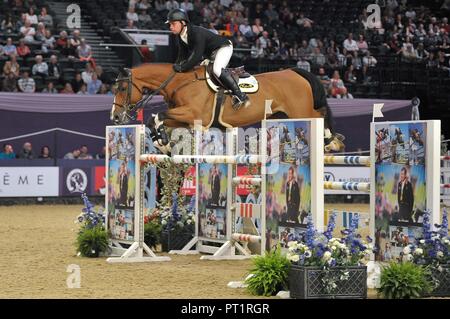 Birmingham, Großbritannien. 5. Oktober, 2018. Richard Howley (IRL), Dolores. Concours Hippique International. Tribüne willkommen Einsätze. Pferd des Jahres zeigen (HOYS). National Exhibition Centre (NEC). Birmingham. UK. 05.10.2018. Credit: Sport in Bildern/Alamy leben Nachrichten Stockfoto