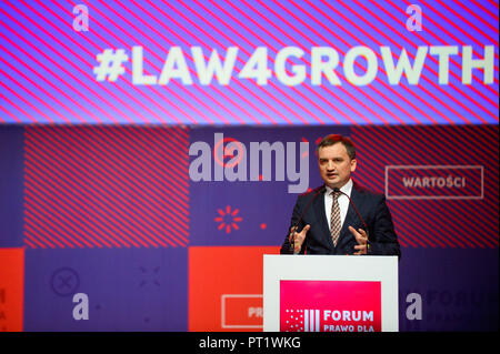 Krakau, Polen. 5. Okt, 2018. Zbigniew Ziobro, polnische Ministerin für Justiz gesehen, eine Rede während der Eröffnungszeremonie des Gesetz 4 Wachstum Forum auf Eis Krakau Congress Center. Credit: Omar Marques/SOPA Images/ZUMA Draht/Alamy leben Nachrichten Stockfoto