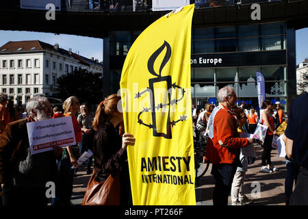 Brüssel, Belgien. 6. Oktober 2018. Die Leute, um einen Protest zu inszenieren, nachdem Wassermann's migrant Rettung Schiff Flagge Widerrufen nach angeblicher Druck von der italienischen Regierung. Alexandros Michailidis/Alamy leben Nachrichten Stockfoto