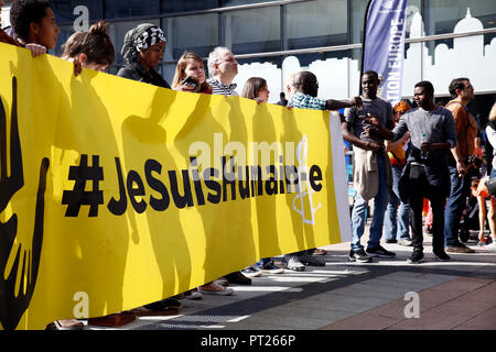 Brüssel, Belgien. 6. Oktober 2018. Die Leute, um einen Protest zu inszenieren, nachdem Wassermann's migrant Rettung Schiff Flagge Widerrufen nach angeblicher Druck von der italienischen Regierung. Alexandros Michailidis/Alamy leben Nachrichten Stockfoto